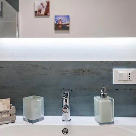 Essenza Moderna - Centro & Relax * Brescia