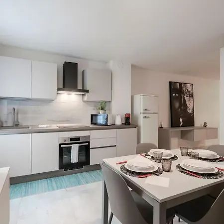 Essenza Moderna - Centro & Relax *